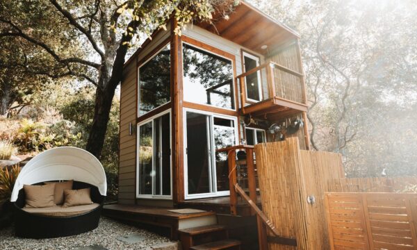 roberto nickson wRF6hCur9A8 unsplash edited